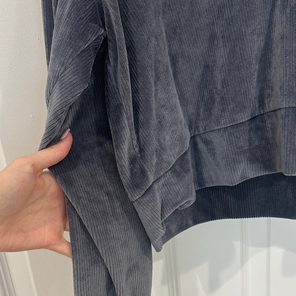 Vuori Blue/Grey Quarter Zip Velvet Hooded Sweater Size L - Picture 3 of 6